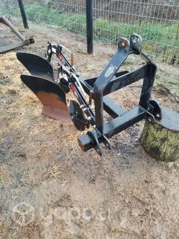 Arado vertedera 2 puntas