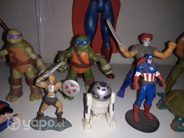 " coleccion de figuras de superheroes"