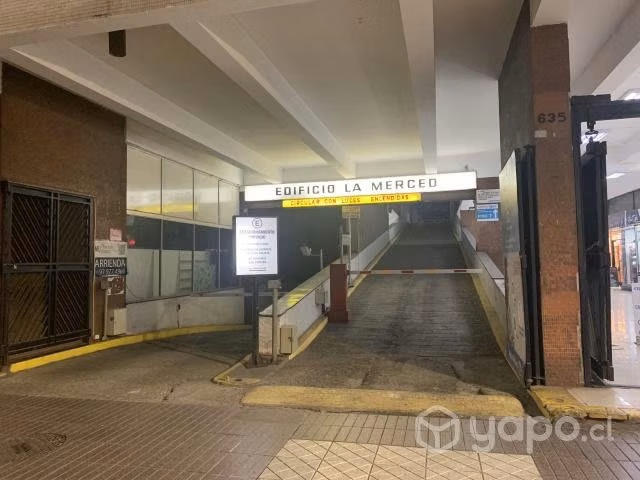 Estacionamiento galería la Merced