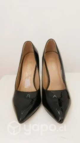 Elegante y lindo zapato charol