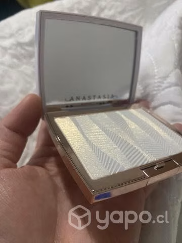 Iluminador Anastasia