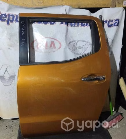 Puerta Trasera Izquierda Nissan Np300 salmon