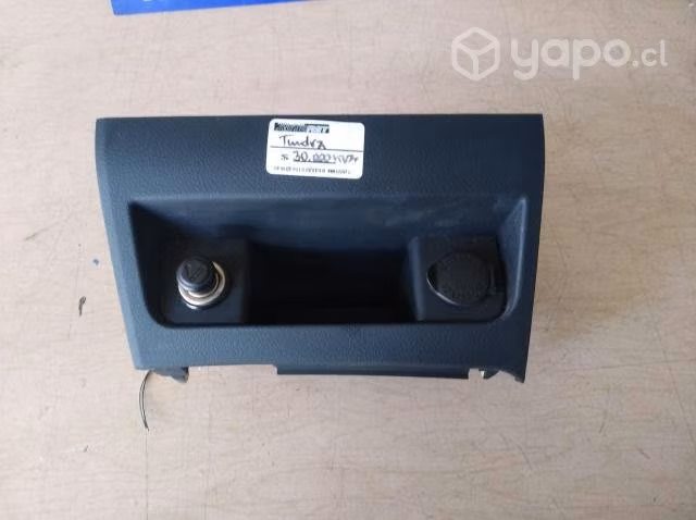 Moldura encendedor tablero Toyota Tundra 2010