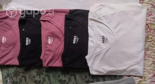 Poleras de marca excelente estado a 5.000 c/u - Imagen 2