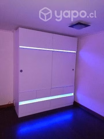 Clóset con iluminación