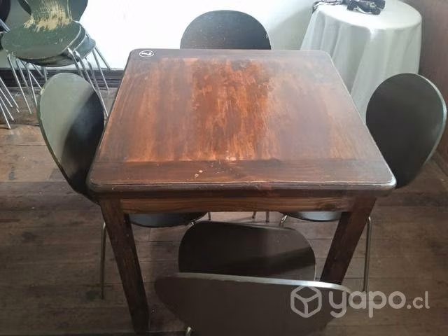 Mesa con 4 sillas
