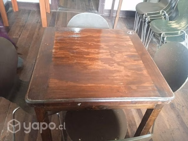 Mesa con 4 sillas