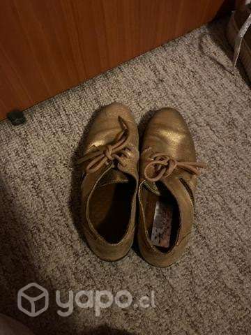 Zapatos dorados - Imagen 4