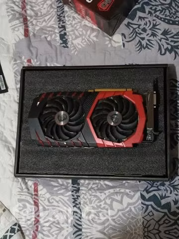 Tarjeta de video MSI RX 580 poco uso