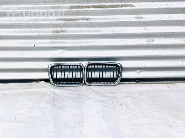 Máscara rejilla bmw 323 e46