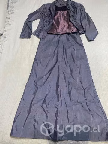 Traje palo de rosa con corset burdeo