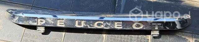 Logotipo letra "Peugeot"  original