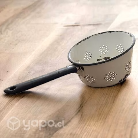 Colador antiguo decorativo precioso