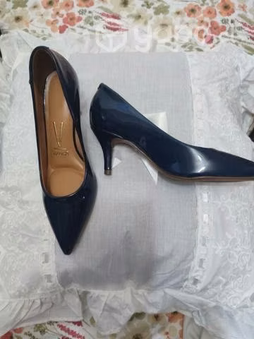 Zapatos y chalas num 35 - Imagen 2