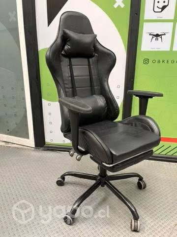 Silla gamer negra de cuero