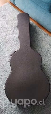 Guitarra con estuche