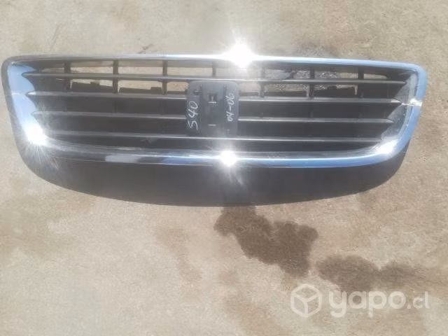 Parrilla volvo s40-v5