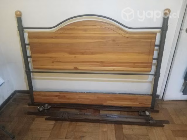 Cama con raspado madera Fierro base 2 Plazas
