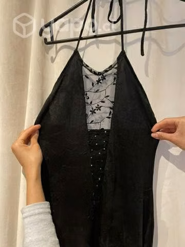 Vestido de fiesta con escote profundo - Imagen 4