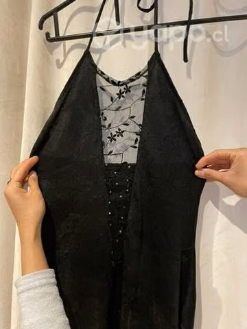 Vestido de fiesta con escote profundo - Imagen 3