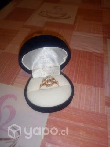Anillo  oro 18 con piedra zafiro