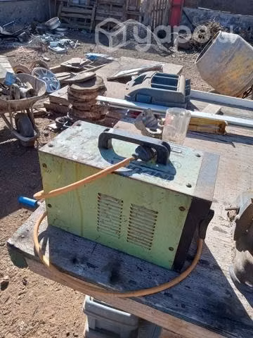 Máquina de soldar y tronzadora