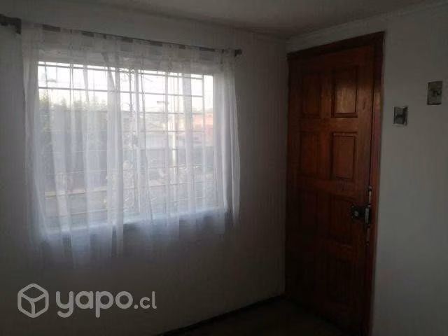 Se arrienda departamento interior en segundo piso