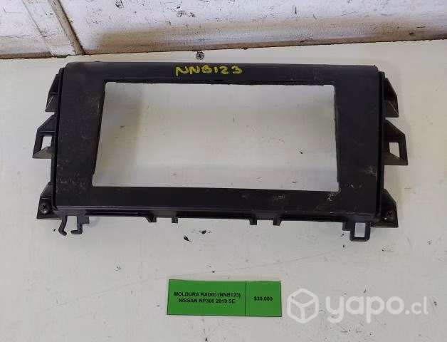 Moldura Radio (NNB123) Nissan NP300 2019 SE