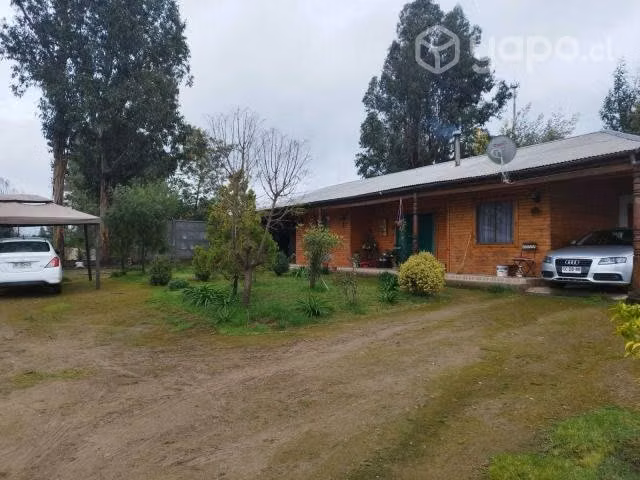 Se vende linda casa ubicada a minutos de lago rape