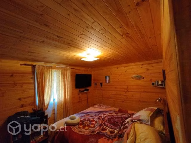 Se vende linda casa ubicada a minutos de lago rape