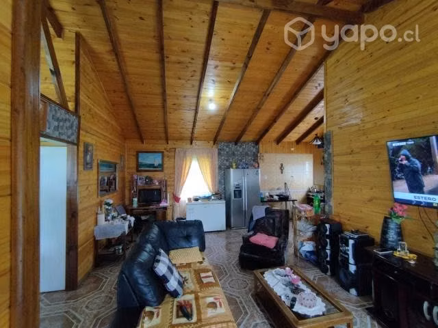Se vende linda casa ubicada a minutos de lago rape