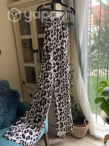 Exclusivo enterito marca BEBE