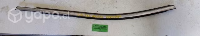 Moldura Lame Vidrio Pta tra izq Nissan NP300 2021