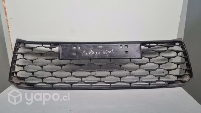 Mascara mitsubishi montero sport dmg la cis23