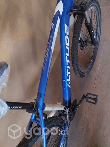 Bicicleta Altitude nueva Aro 29 por no uso
