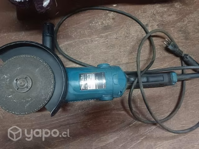 Esmeril makita 7 "