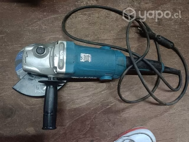 Esmeril makita 7 "