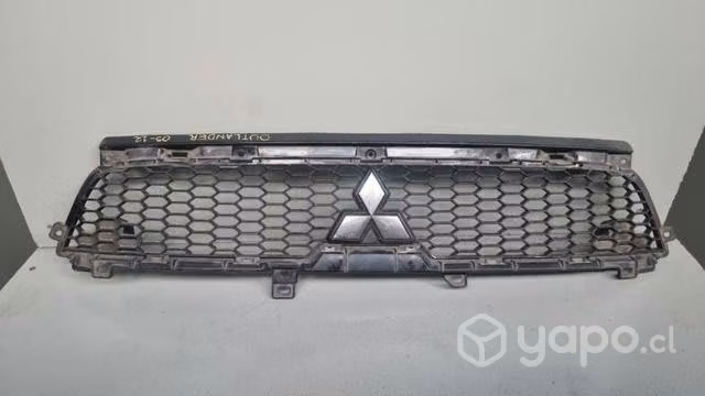 Mascara mitsubishi outlander dmg la cisterna 33.02