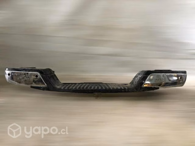 Parachoque trasero Mitsubishi L