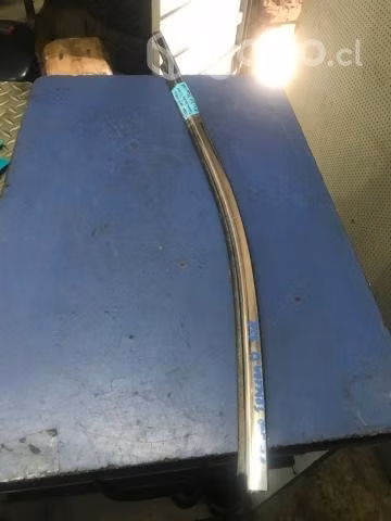 Moldura lame vidrio pta tras der Nissan NP300