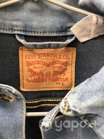 Chaqueta mezclilla elástica marca Levis talla L - Imagen 2