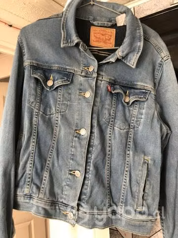 Chaqueta mezclilla elástica marca Levis talla L - Imagen 5