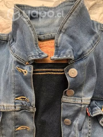 Chaqueta mezclilla elástica marca Levis talla L - Imagen 3