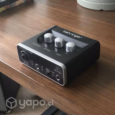 Behringer Uphoria UM2