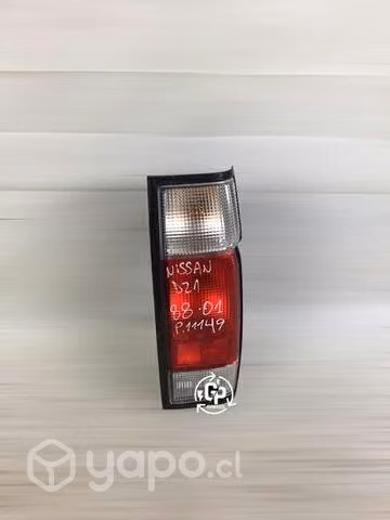 Foco trasero rh Nissan d