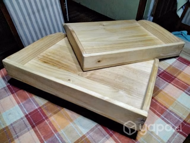 Calzones rotos amasados en una tabla tradicional