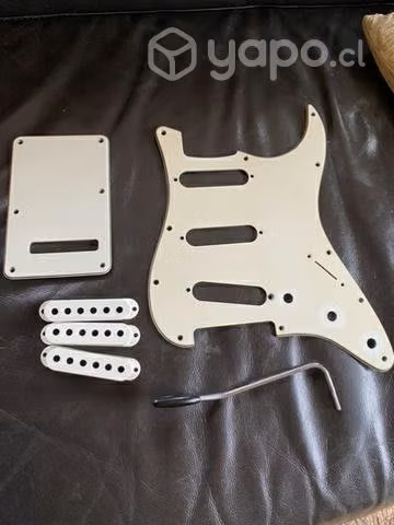 Fender Stratocaster American Standard 2010 mas acc