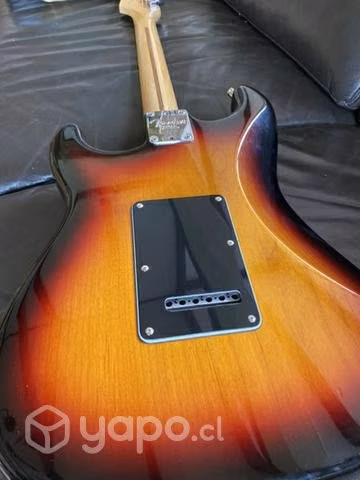 Fender Stratocaster American Standard 2010 mas acc