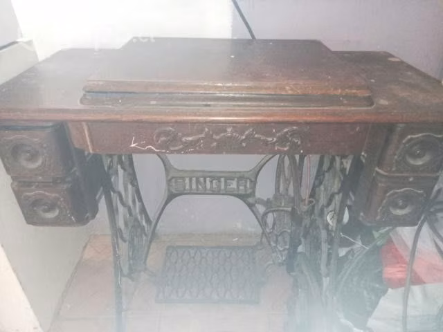 Maquina de coser antigua