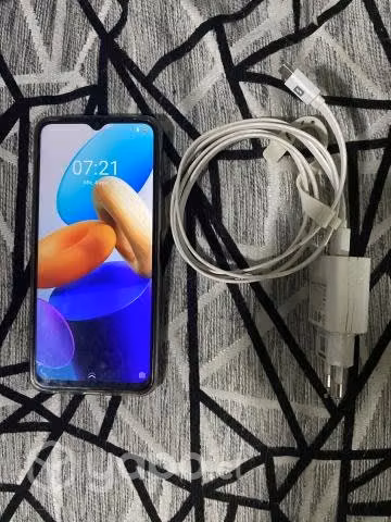 VIVO y22s seminuevo sin caja